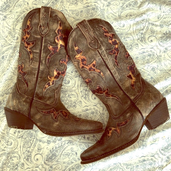 Women’s Leopard Laredo‘s! Size 7! Worn TWICE - Picture 1 of 6